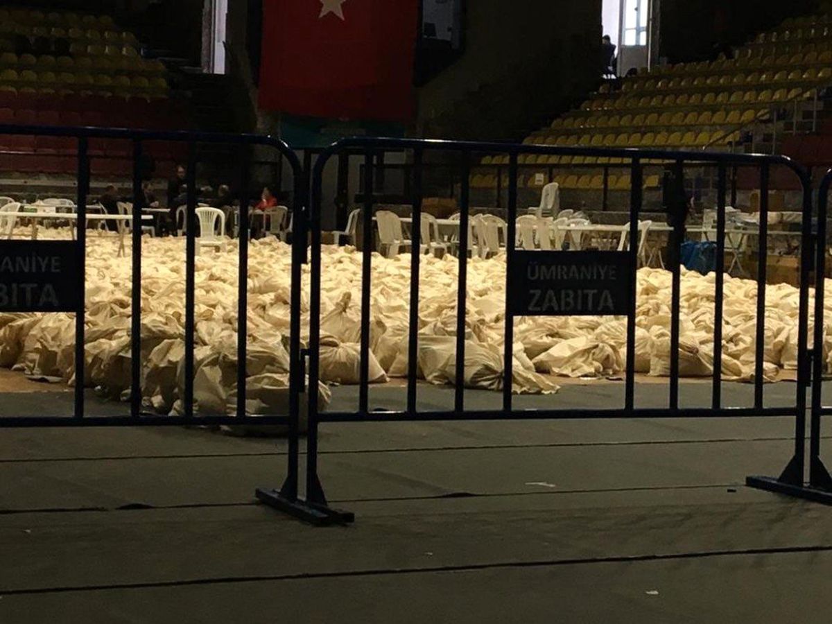 Ümraniye\'de Geçersiz Sayılan 12 Bin 366 Oyun Yeniden Sayımı Devam Ediyor