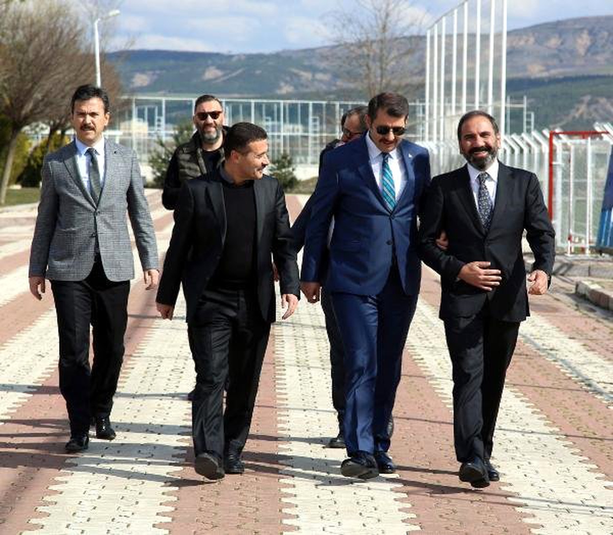Vali Ayhan\'dan Sivasspor\'a Moral Ziyareti