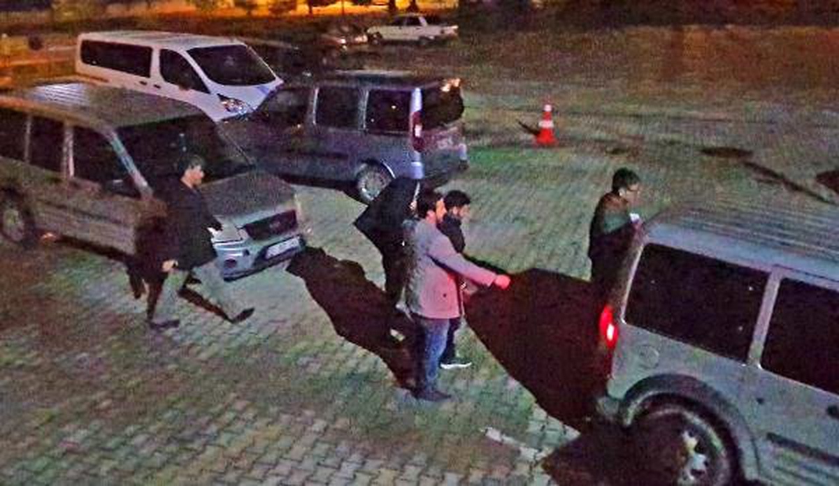 Vatandaşları Çifti Gasbeden 2 Suriyeli Tutuklandı