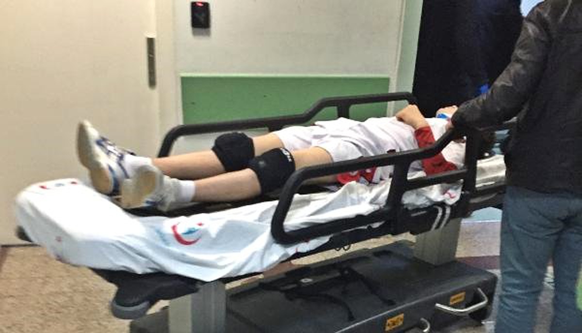 Voleybol Maçında Görünmez Kaza: 2 Yaralı