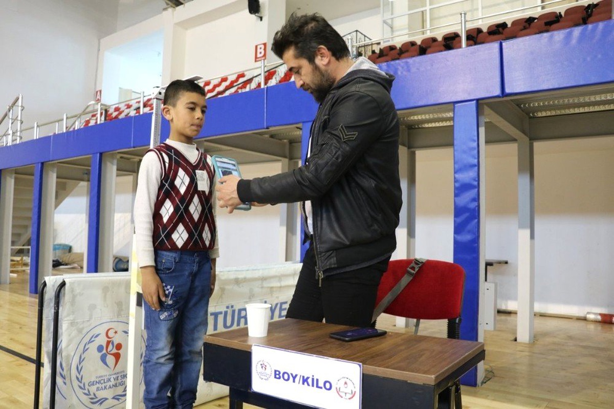 Ağrı\'da "Türkiye Sportif Yetenek Taraması ve Spora Yönlendirme Projesi"