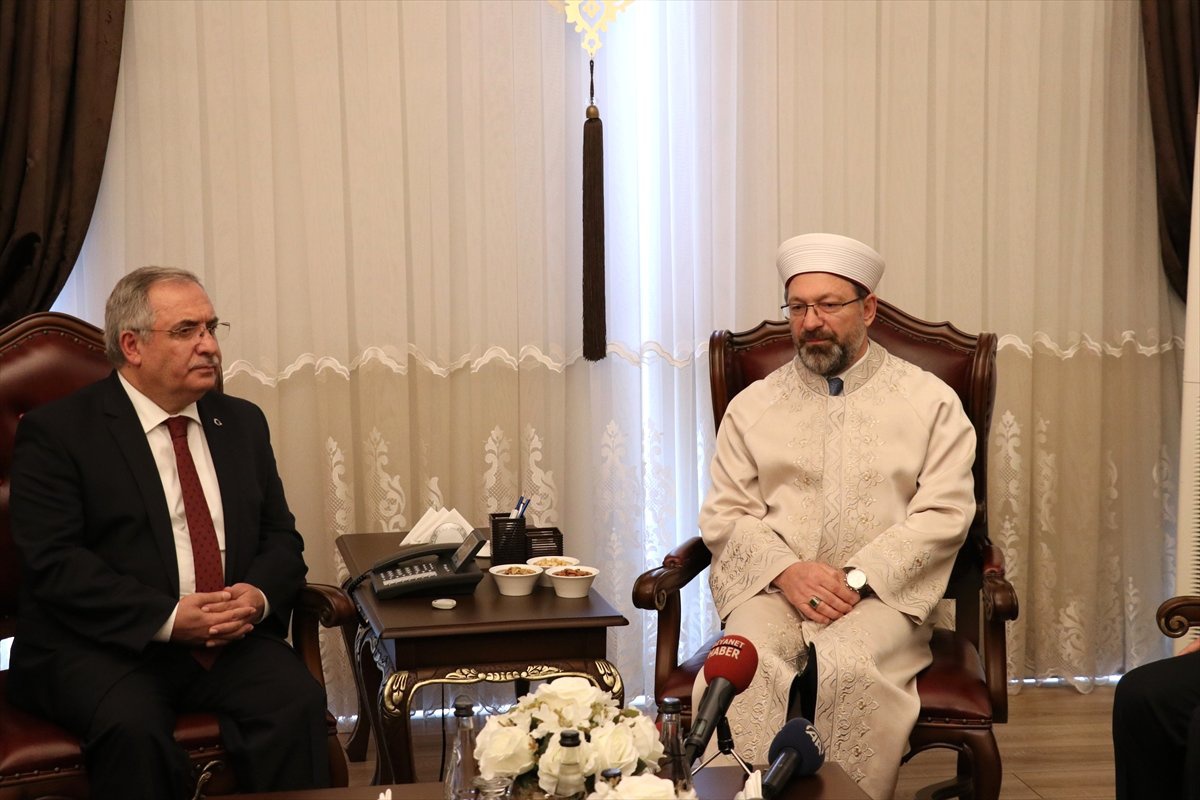 Allah, Kuran\'ı Hafızların Zihinlerinde Muhafaza Ediyor"