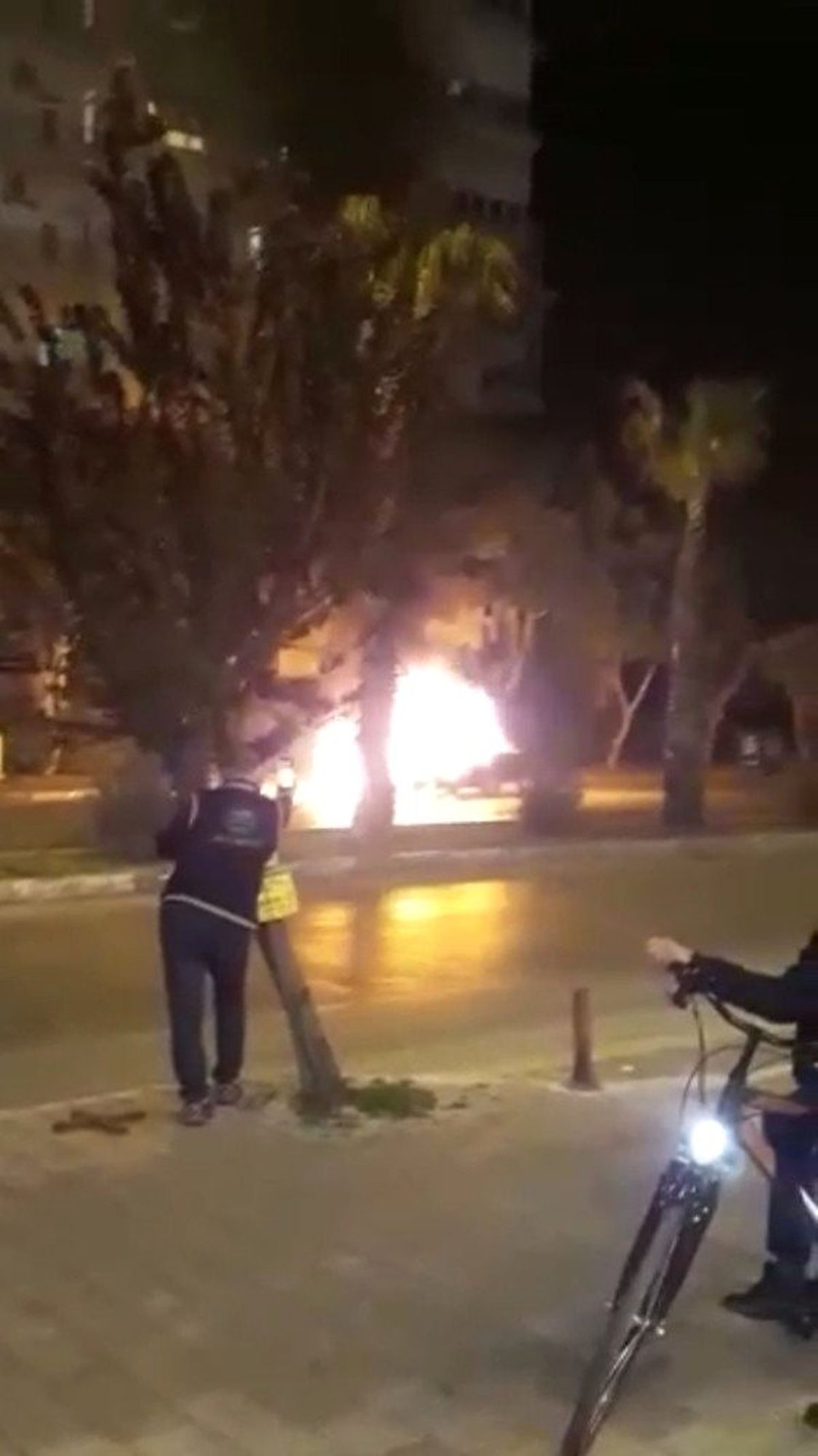 Antalya\'da Otomobil Alev Alev Yandı