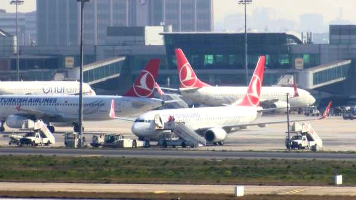 Atatürk Havalimanı\'na Veda Eden Uçaklar