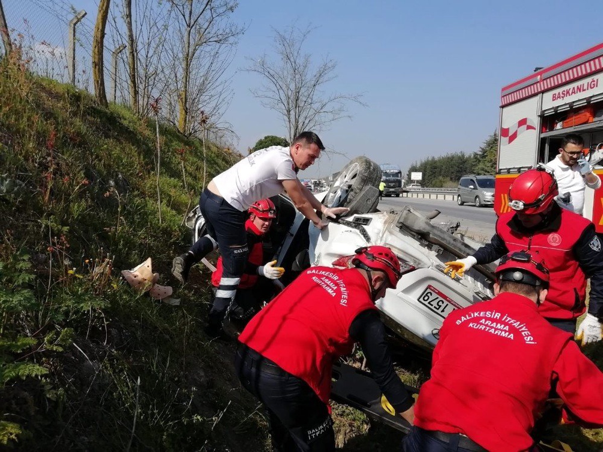 Balıkesir-İzmir Yolunda Kaza: 1 Ölü, 3 Yaralı