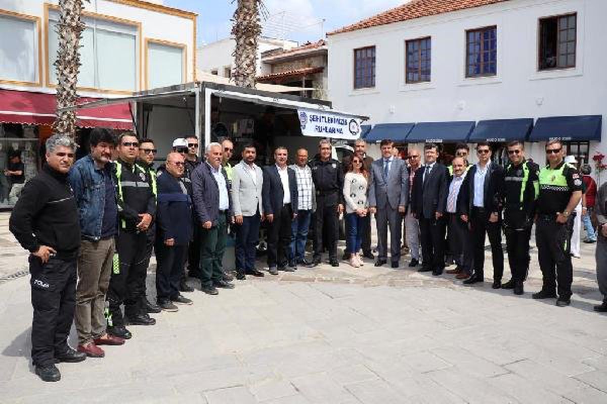 Bodrum\'da Polisler Kan Verdi, Lokma Dağıttı