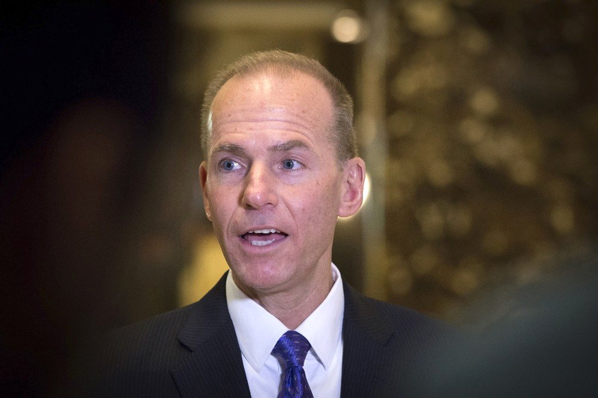 Boeing Ceo\'su İtiraf Etti: "Otomatik Uçuş Sistemi İki 737 Kazasında Rol Oynadı"