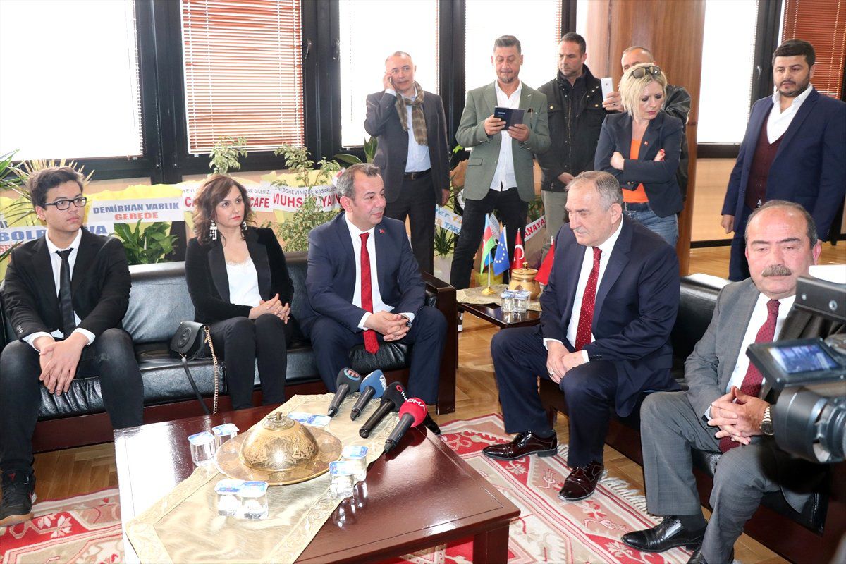 Bolu Belediyesinde Devir Teslim Töreni
