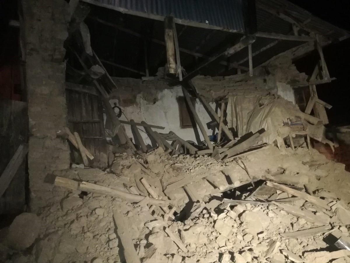Elazığ\'daki 5,2 Büyüklüğünde Deprem