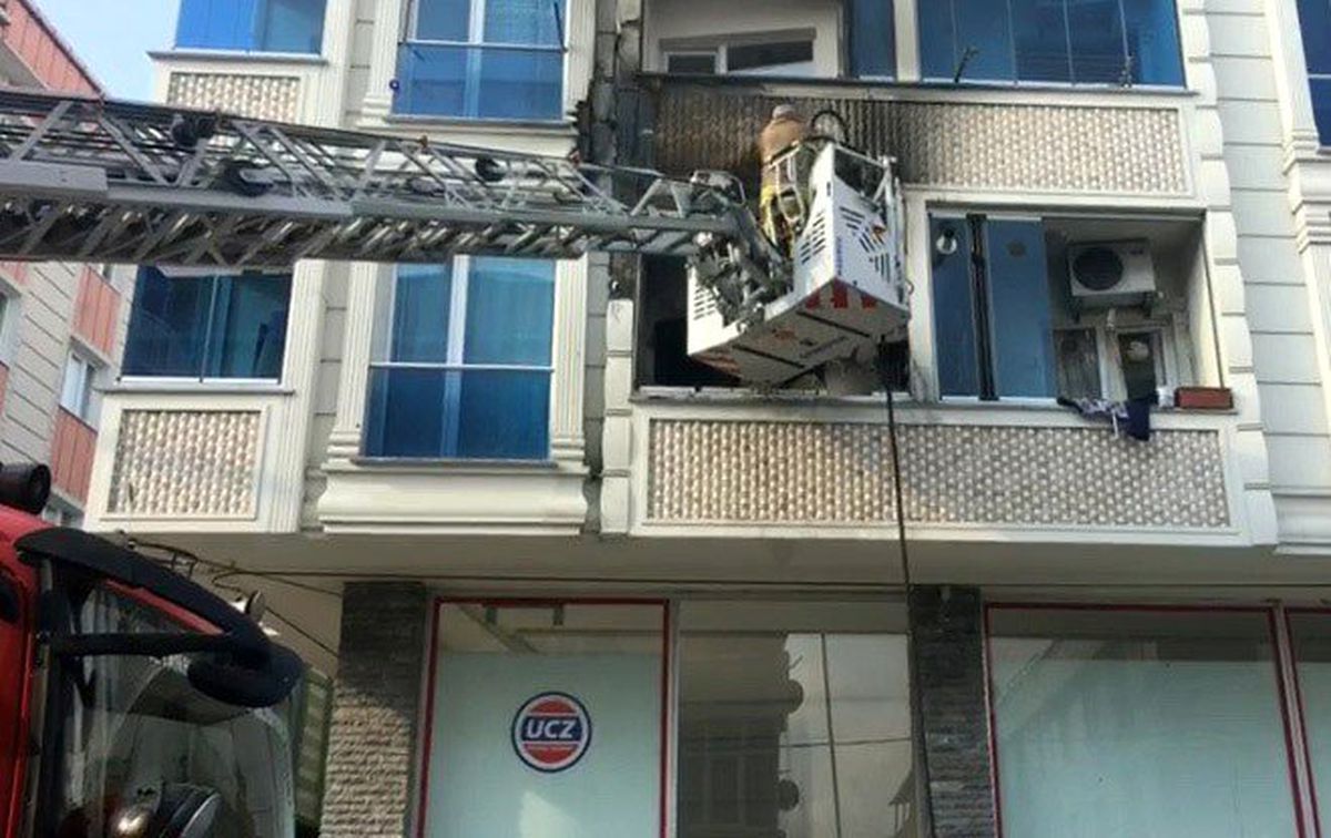 Esenyurt\'ta Bir Evde Buzdolabı Patladı