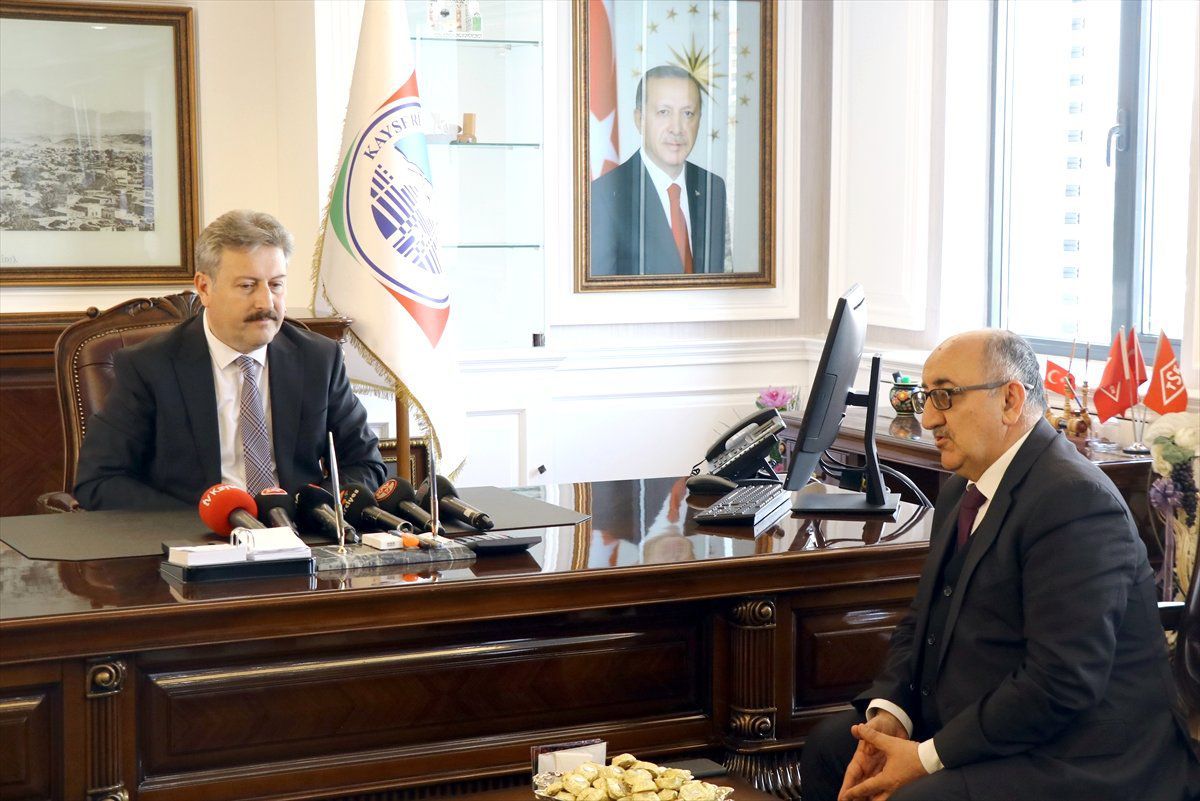 Gazetecilerden Başkan Mustafa Palancıoğlu\'na Ziyaret