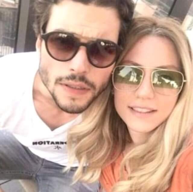 Hercai Dizisinin Başrol Oyuncusu Akın Akınözü’nün Sevgilisiyle