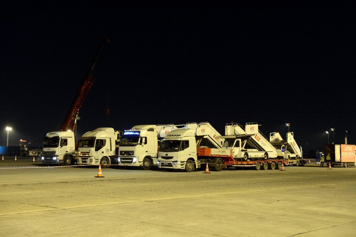 İstanbul Havalimanı\'na Giden Araç Konvoyu Havadan Görüntülendi