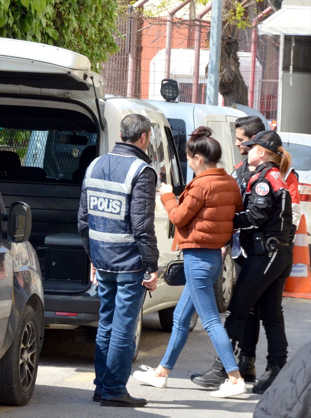 Karamürsel\'de Fuhuş Operasyonu