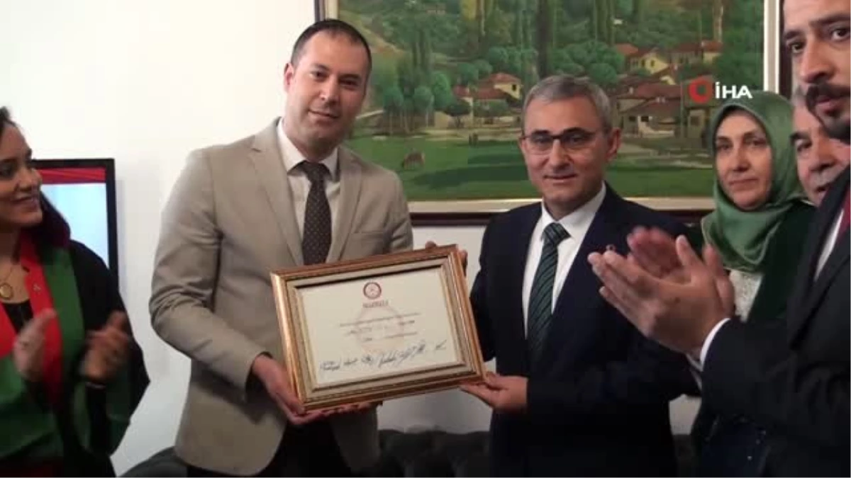 Kütahya\'nın Yeni Belediye Başkanı Prof. Dr. Alim Işık, Görevi Devraldı