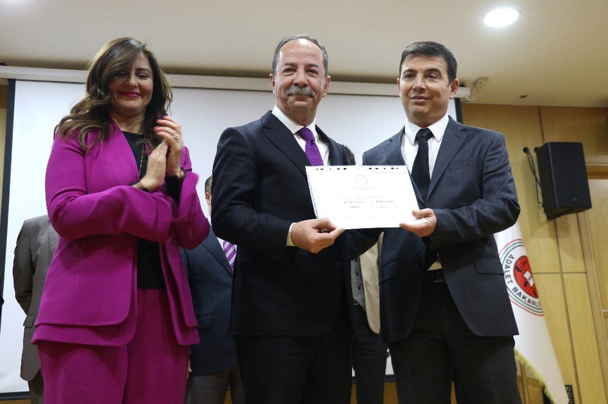 Mazbatayı Aldı, 40 Kol Davul Zurnayla Karşılandı