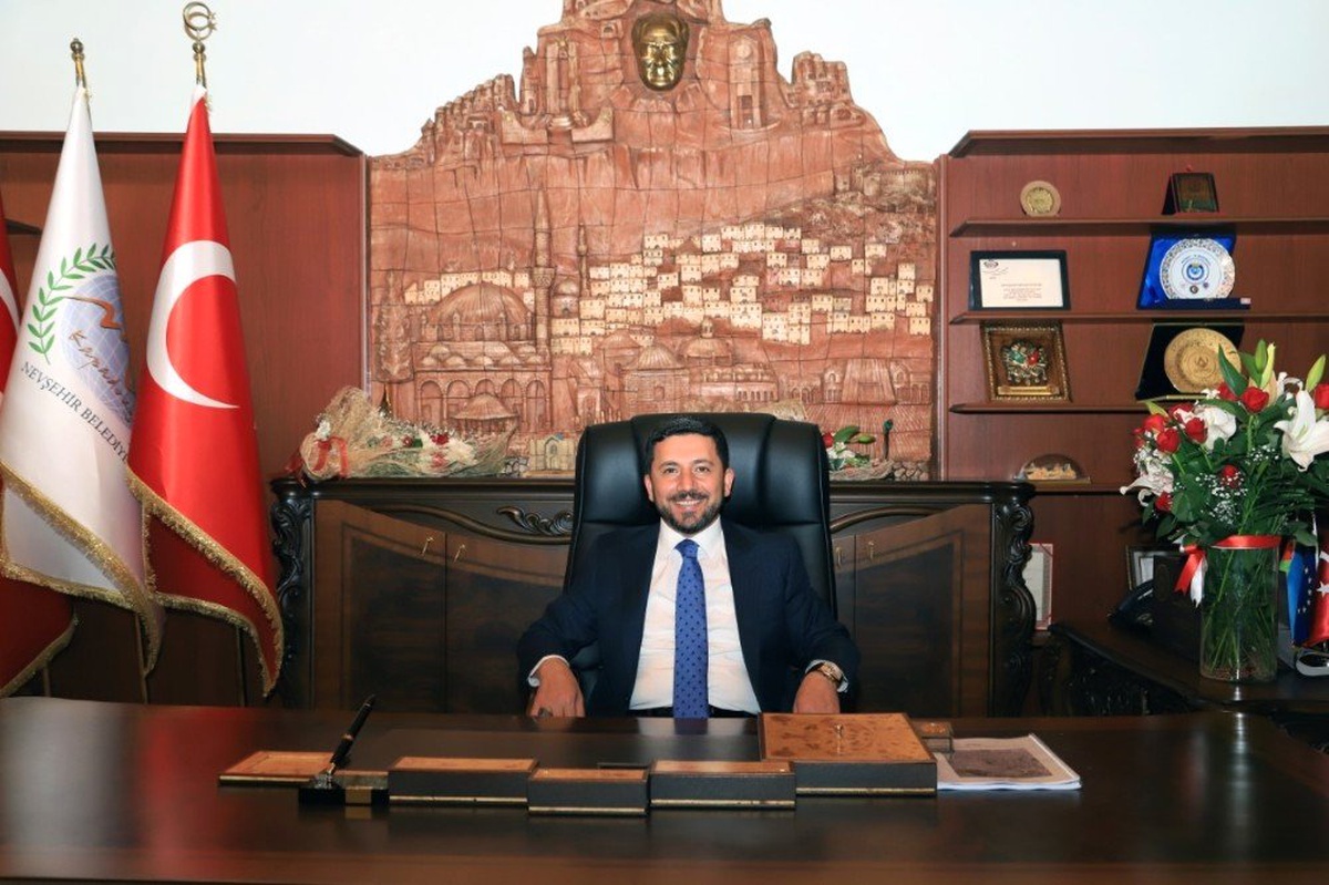 Nevşehir Belediye Başkanı Arı, 5 Nisan Avukatlar Günü\'nü Kutlama Mesajı Yayımladı