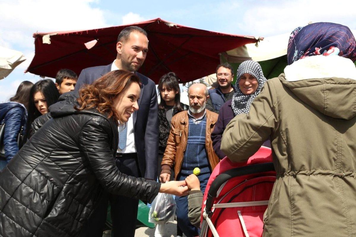 Niğde Belediye Başkanı Emrah Özdemir Halkın İçinde
