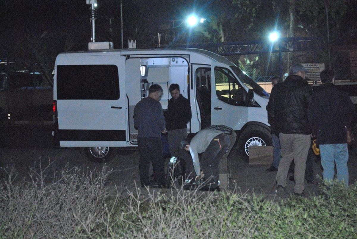 Ödemiş Cezaevi\'nin Önündeki Şüpheli Paket Fünyeyle Patlatıldı