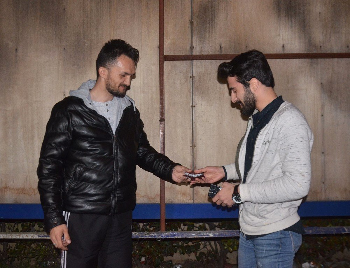 Otobüste Bulduğu Cüzdanın Sahibine Sosyal Medyadan Ulaştı