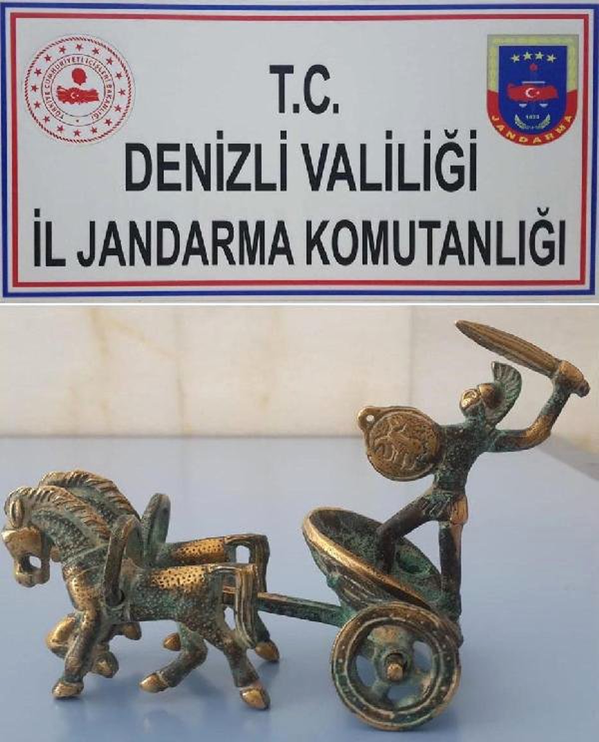 Otomobilin Bagajında, Roma Dönemi\'ne Ait Heykel Bulundu