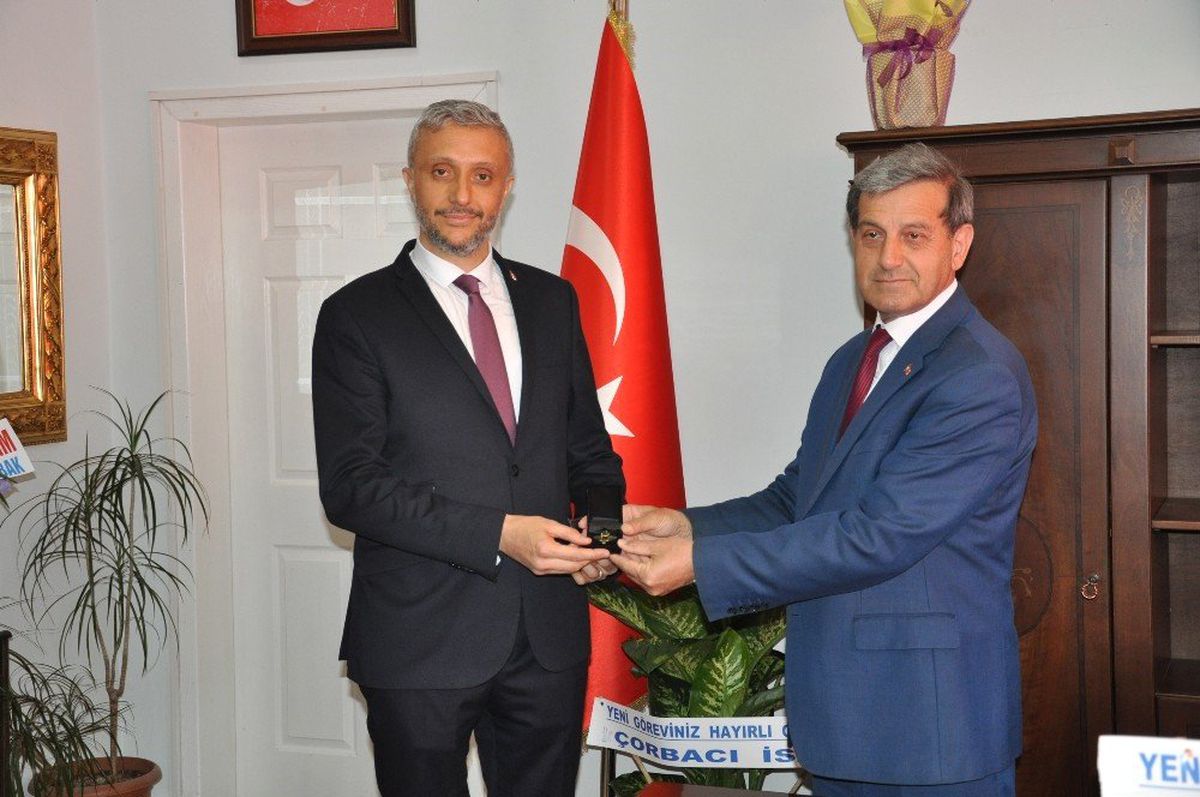 Simav Belediyesi\'nde Devir-teslim Töreni