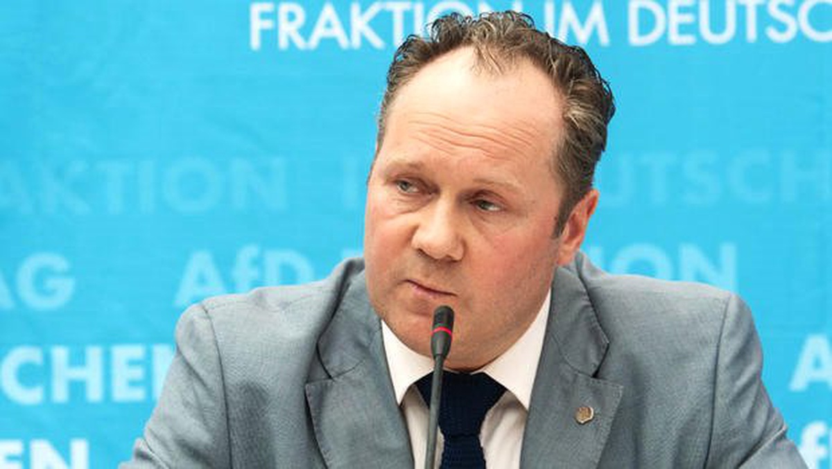 Skandaldan Kurtulmak İçin Türkiye Önergesi Veren Afd\'li Vekile: Sen Önce Kendini Temize Çıkar!