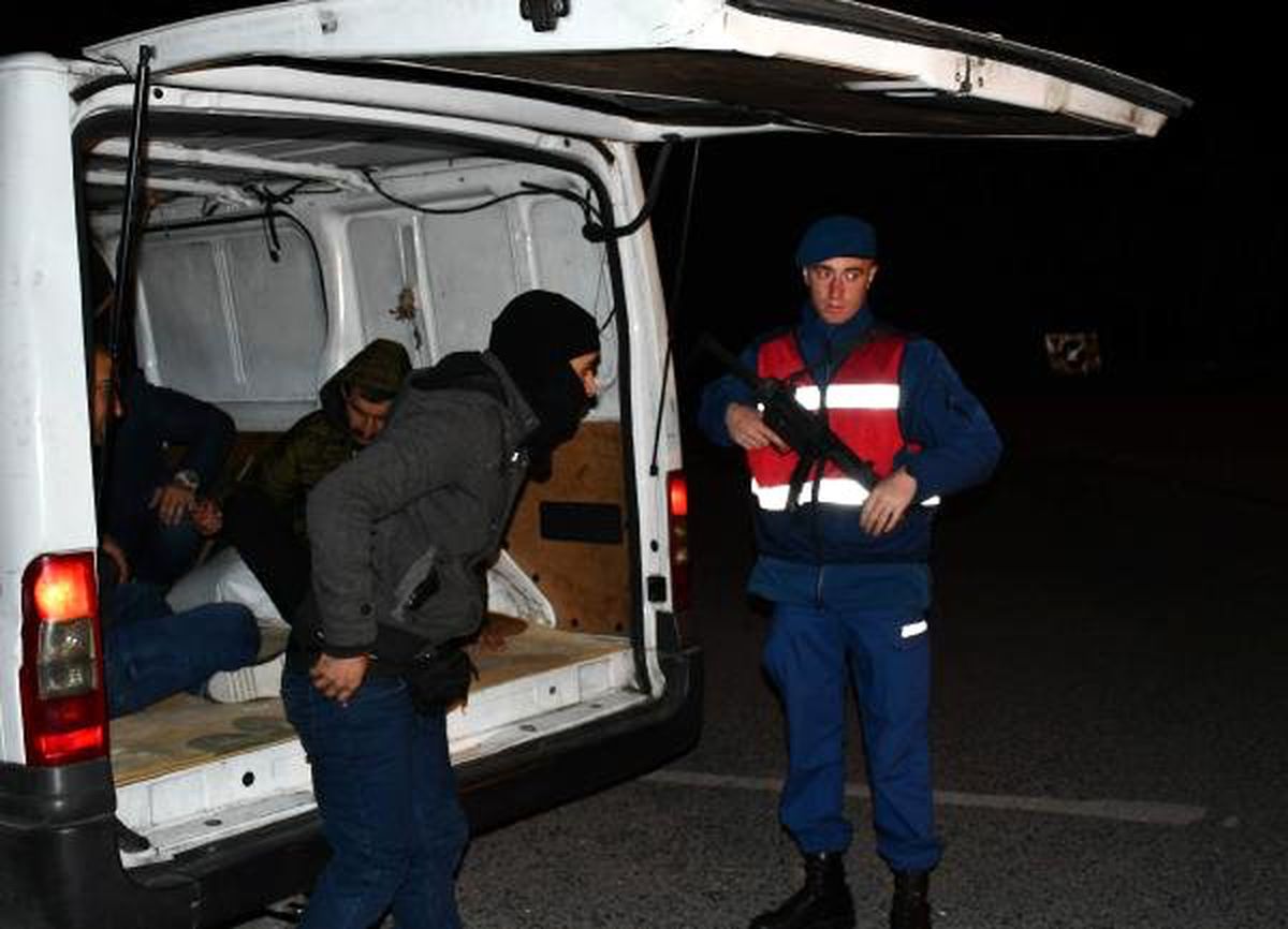 Tekirdağ\'da Bir Gecede 700 Kaçak Göçmen Yakalandı