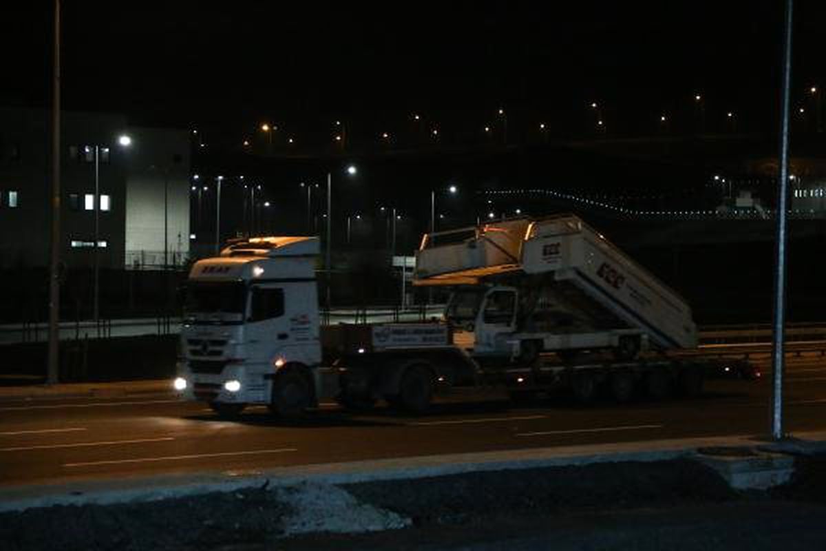 Tır\'lar İstanbul Havalimanı\'na Giriş Yaptı