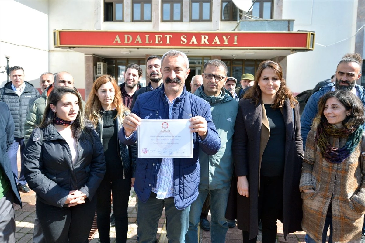 Tunceli Belediye Başkanı Seçilen Tkp\'li Maçoğlu Mazbatasını Aldı