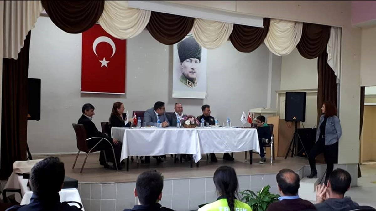 Üniversite Öğrencileri, Görme Engelli Öğrencilerle Buluştu