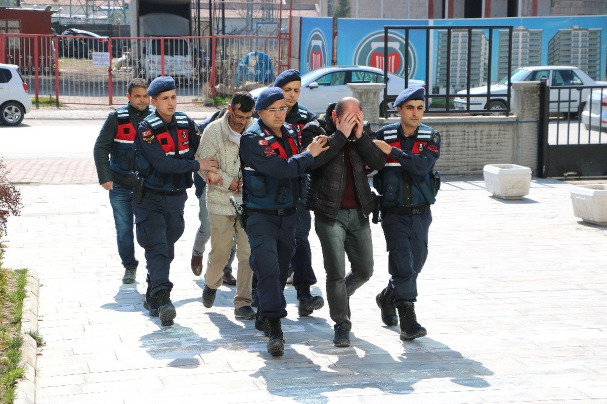 Uyuştrucu Satıcıları Gözaltına Alındı