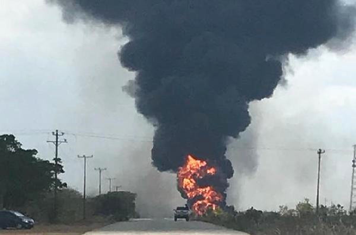 Venezuela\'da Petrol Boru Hattında Yangın