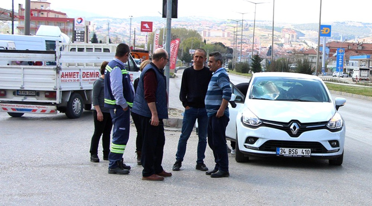 Yolun Karşısına Geçmek İsterken Canından Oluyordu