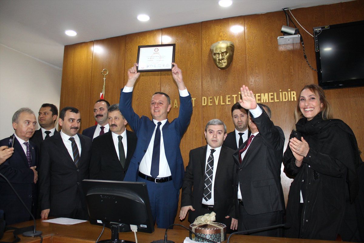 Zonguldak Belediye Başkanı Alan Mazbatasını Aldı