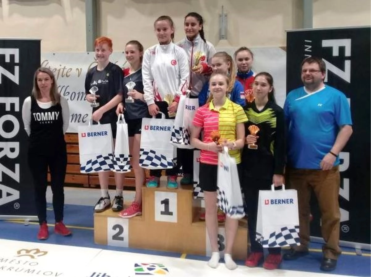 17 Yaş Badminton Milli Takımı\'ndan 7 Madalya