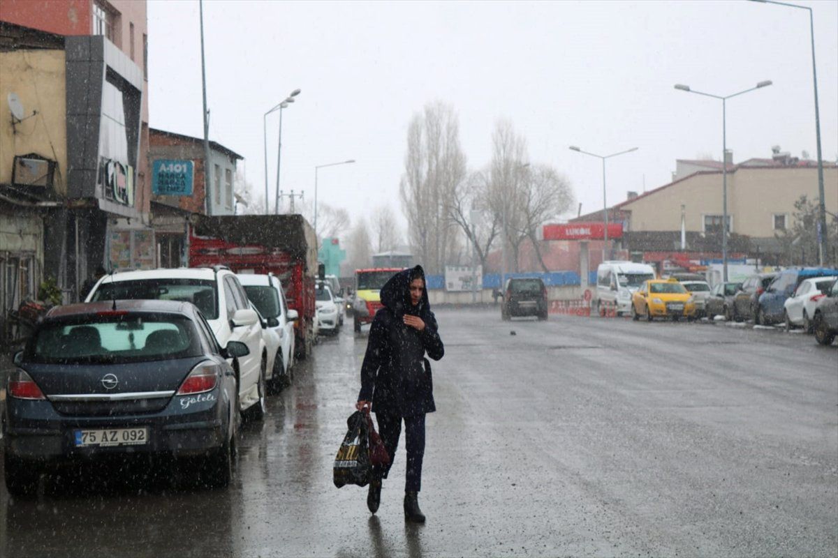 Ardahan\'da Nisan Karı