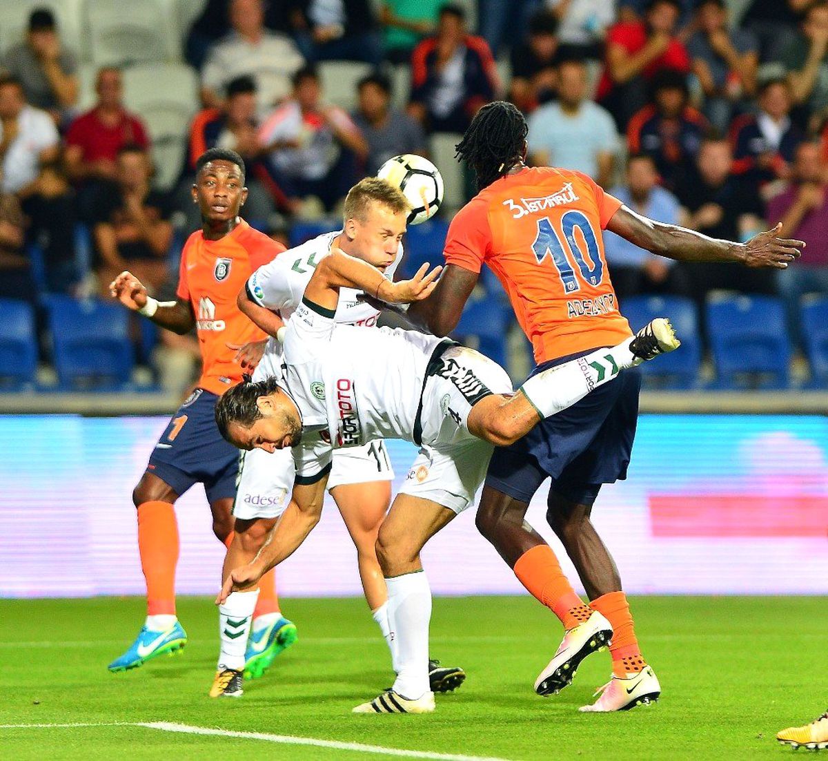 Başakşehir ve Konyaspor, Süper Lig\'de 16. Randevuda