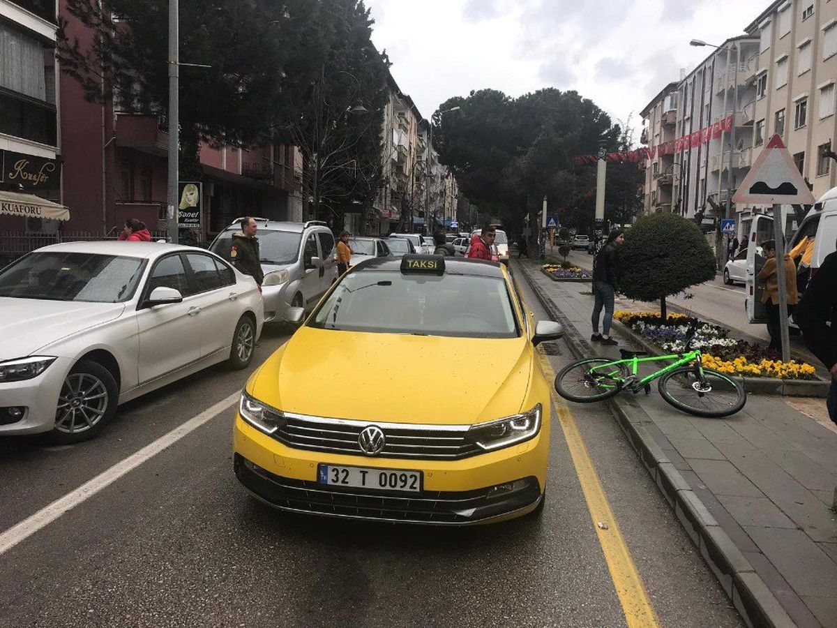 Bisiklet, Ticari Taksiye Arkadan Çarptı