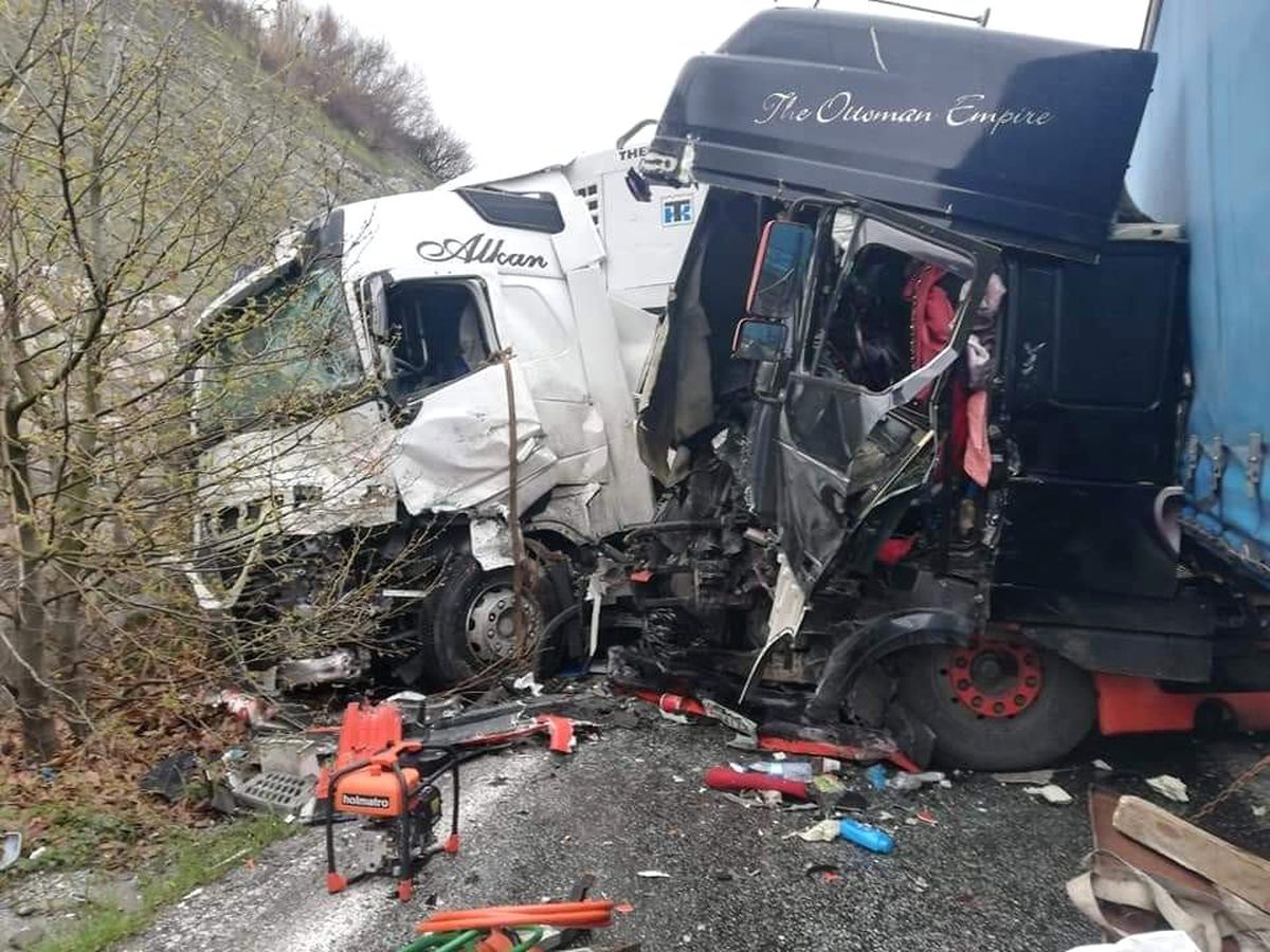Bitlis\'te Zincirleme Trafik Kazası: 2 Yaralı