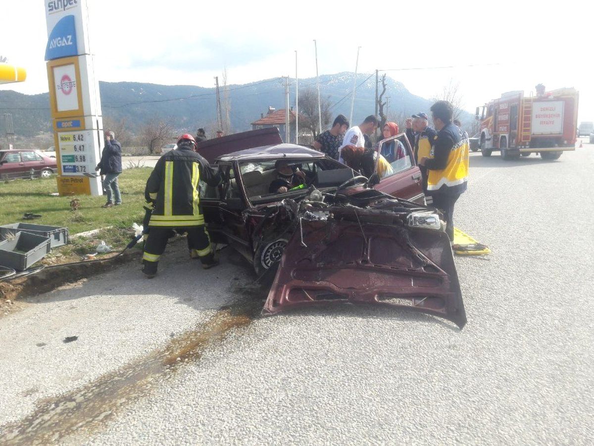 Denizli\'de Trafik Kazası: 5 Yaralı