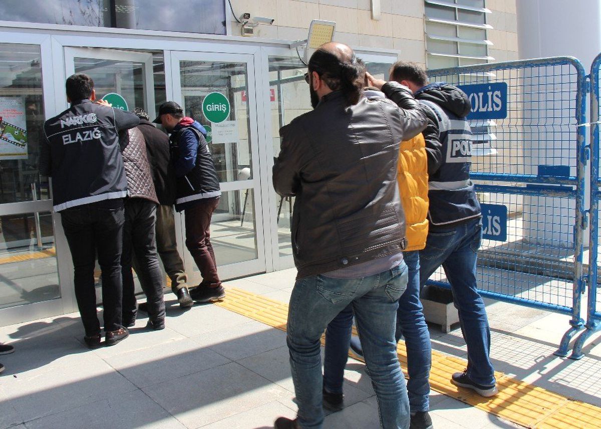 Elazığ\'da Uyuşturucu Operasyonu: 4 Gözaltı