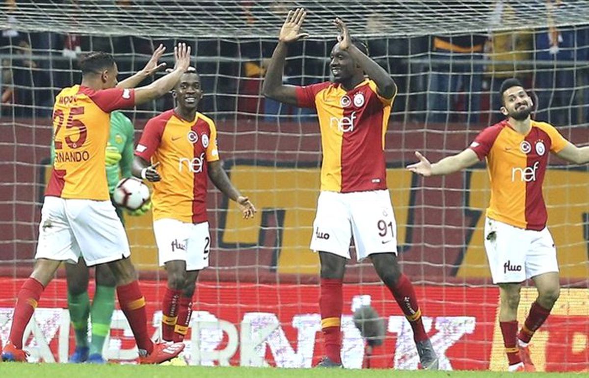 Galatasaray, 3 puanı 3 golle aldı