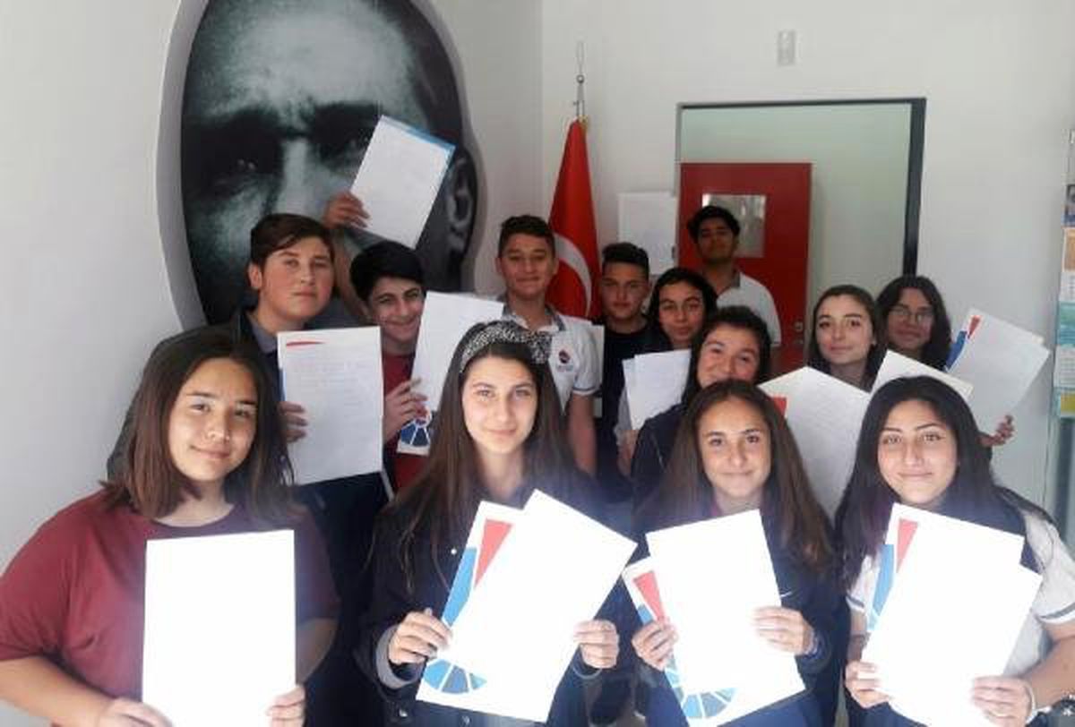 Hakkari\'deki Askerlerden Antalyalı Öğrencilere Mektup Cevabı