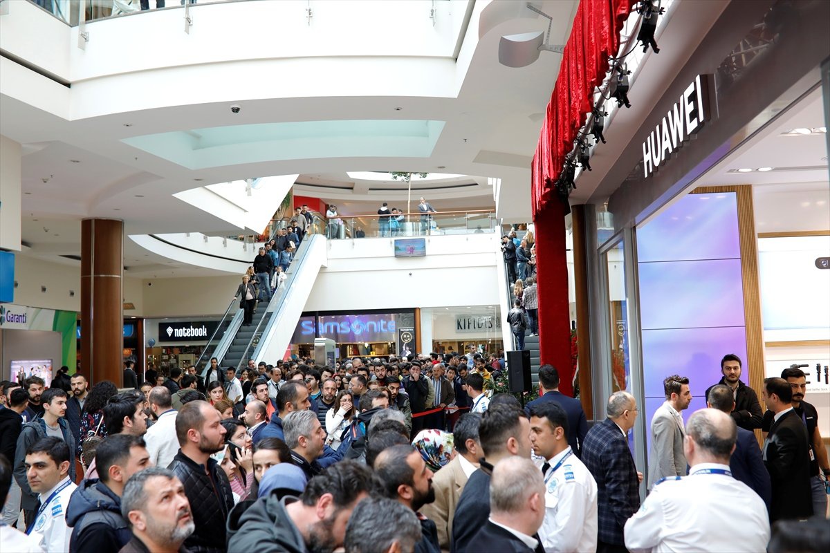 Huawei Deneyim Mağazası İstinyepark\'ta Açıldı