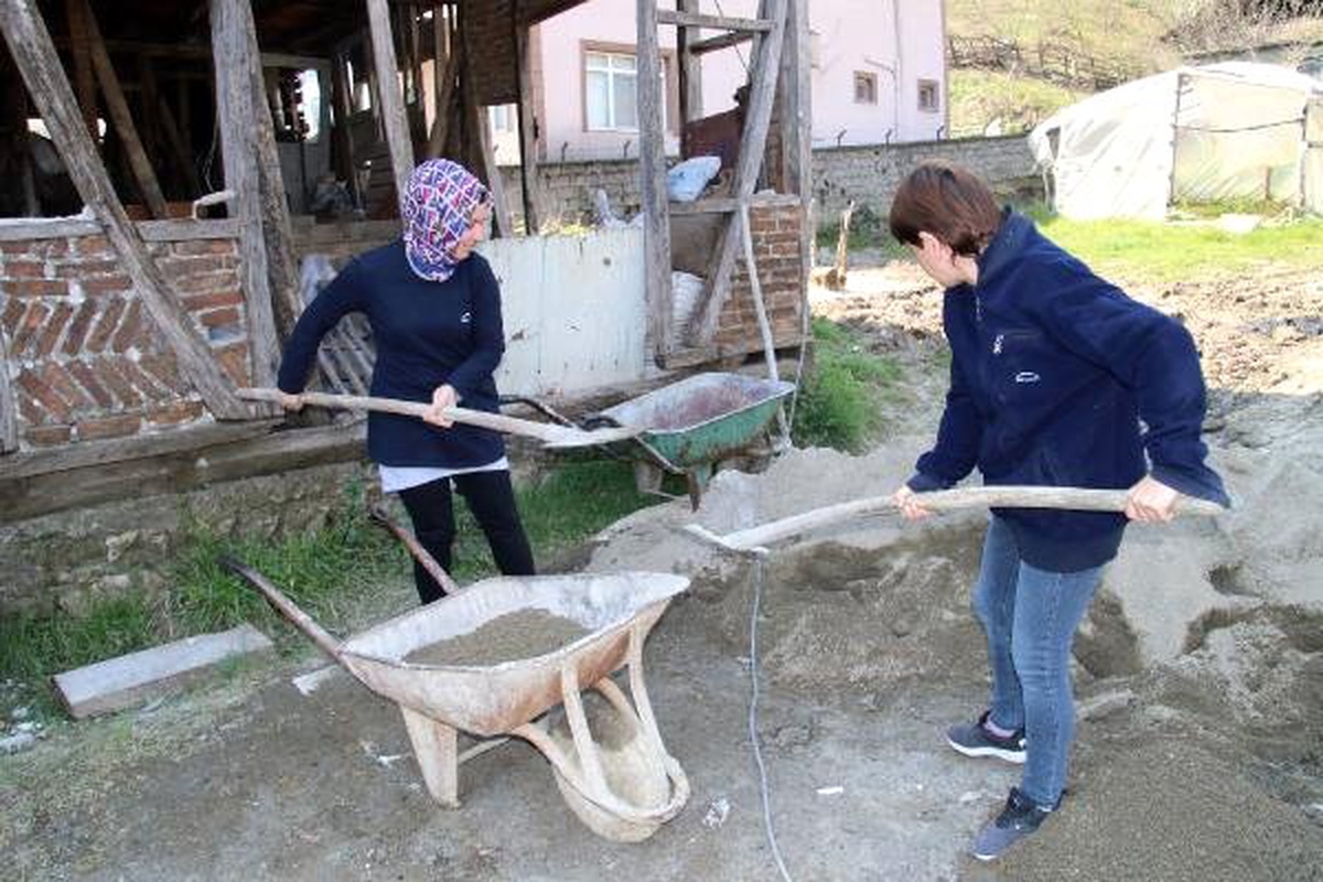 İşçi Derneği Üyeleri, 5 Çocuk Annesi İçin Ev Yaptı