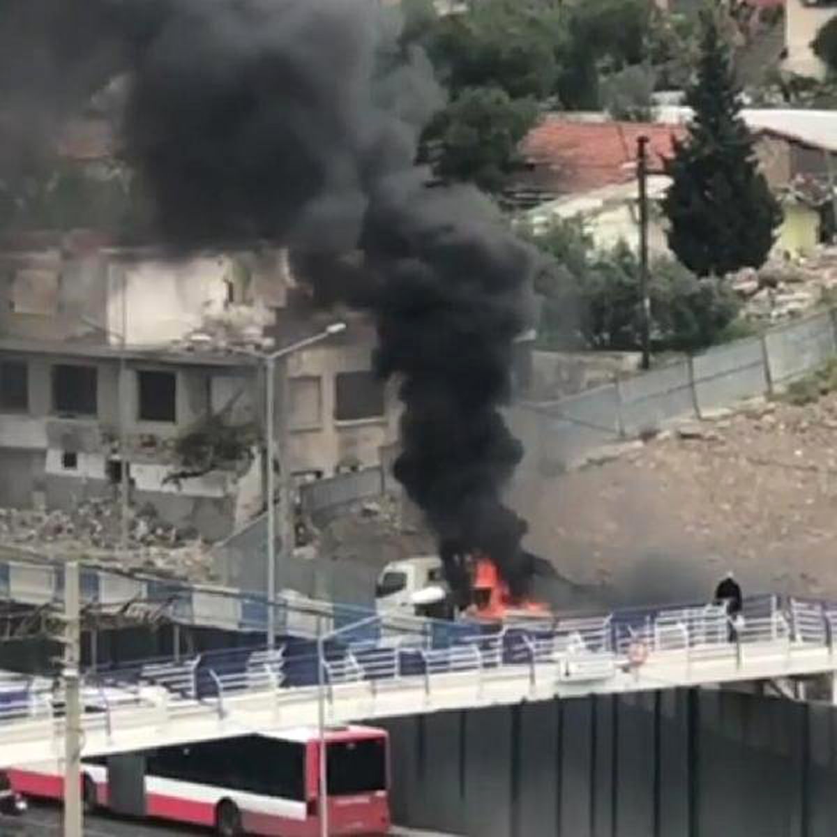 Kamyon Alev Alev Yandı