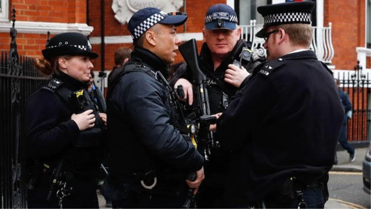 Londra\'da 4 Günde 2\'si Türk, 5 Kişiyi Bıçaklayan Saldırgan Tutuklandı