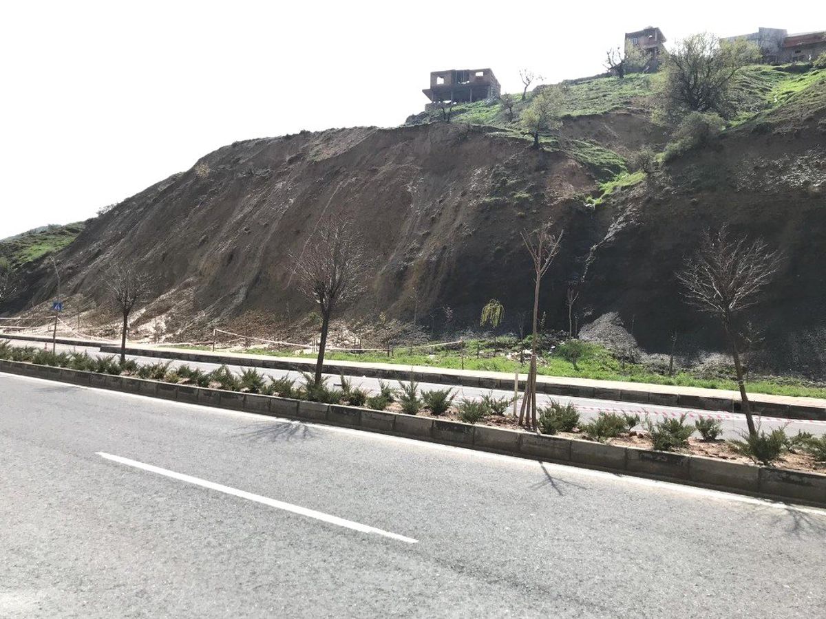 Mardin\'de Heyelan Riskine Karşı 3 Ev Boşaltıldı