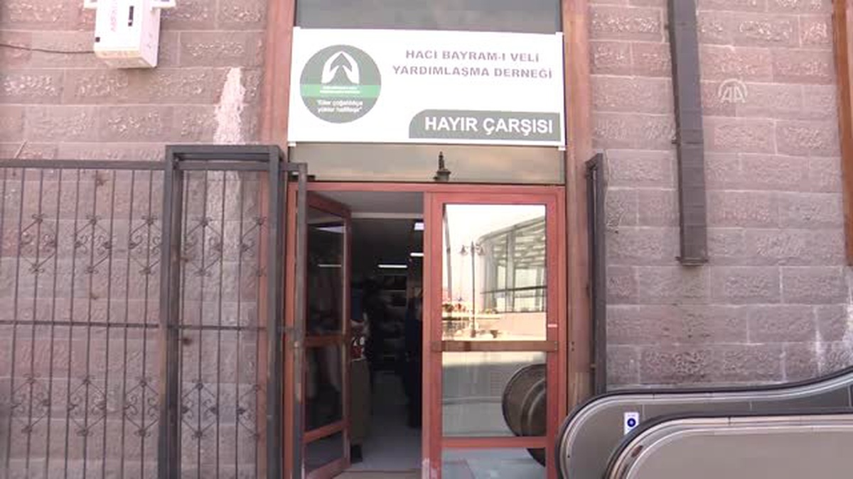 Öğrenciler İhtiyaç Fazlası Eşyalarıyla Yetimleri Sevindiriyor